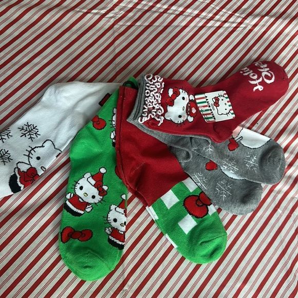 Hello kitty bundle of Christmas socks 5 pair kitty Santa kitty snowman - Picture 6 of 6